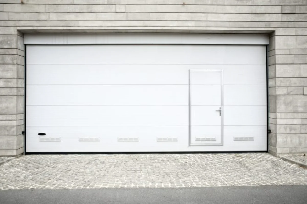 Instalación puerta seccional Murcia