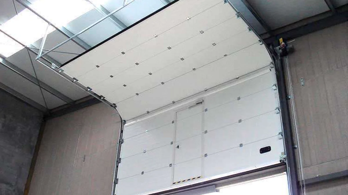 Puerta industrial nave
