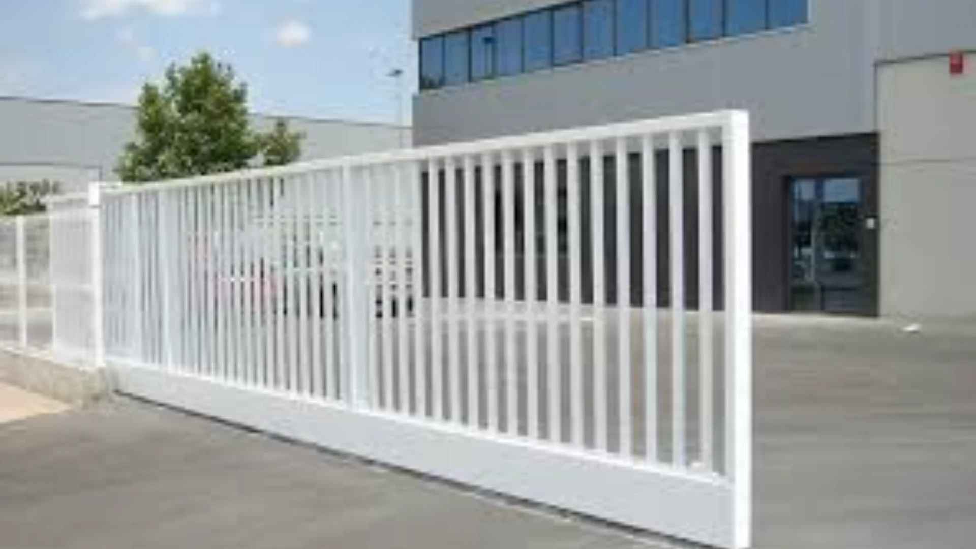 Puerta automática instalada en Sangonera